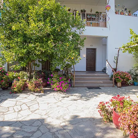 Gatzea Eden Garden Deluxe τετράκλινο Apartment